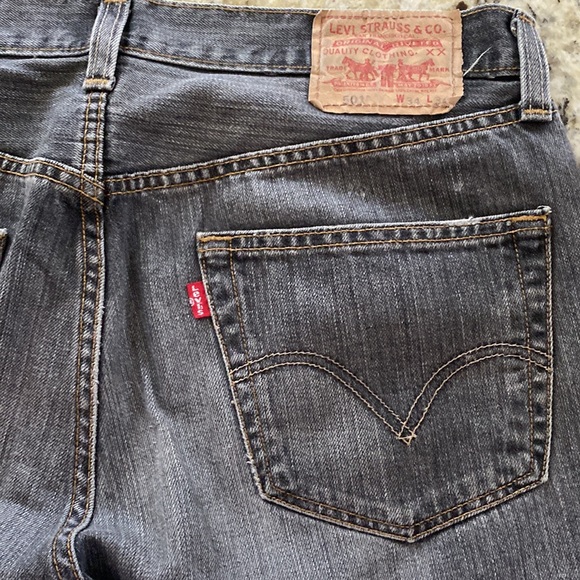Levi’s 501 Jeans - Picture 3 of 3